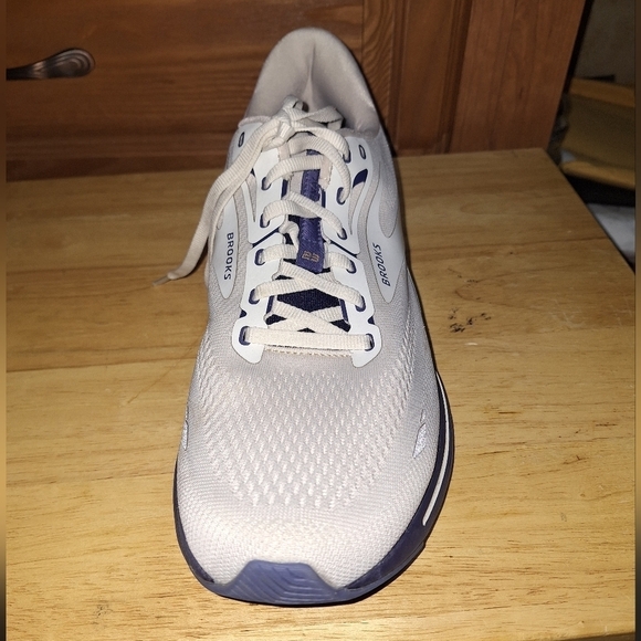 Men\'s Brooks Adrenaline GTS 23 Gray Running Shoes - . EUC main image 15